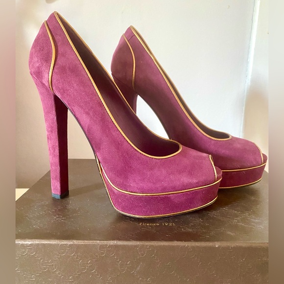 GUCCI BRAND NEW WITH BOX raspberry suede heels with gold piping size 38 - Picture 9 of 13